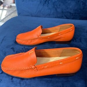 Talbots Orange Leather Slip On Loafers Flats Moc Toe Driving Shoes Size 6B EUC